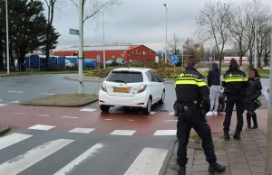 Lichte schade na ongeval tussen auto en scooter Noordweg Den Haag
