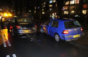 Flinke schade bij aanrijding tussen twee voertuigen Wolvenrade Den Haag