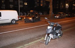 Scooterrijder gewond na aanrijding Nieuwe Haven Schiedam