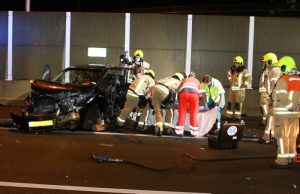 Verbindingsweg A20 afgesloten na ongeval Kethelplein Schiedam