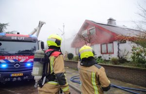Huis onbewoonbaar door Zeer Grote Brand op Tweede Kerstdag Gerbrandylaan Delft