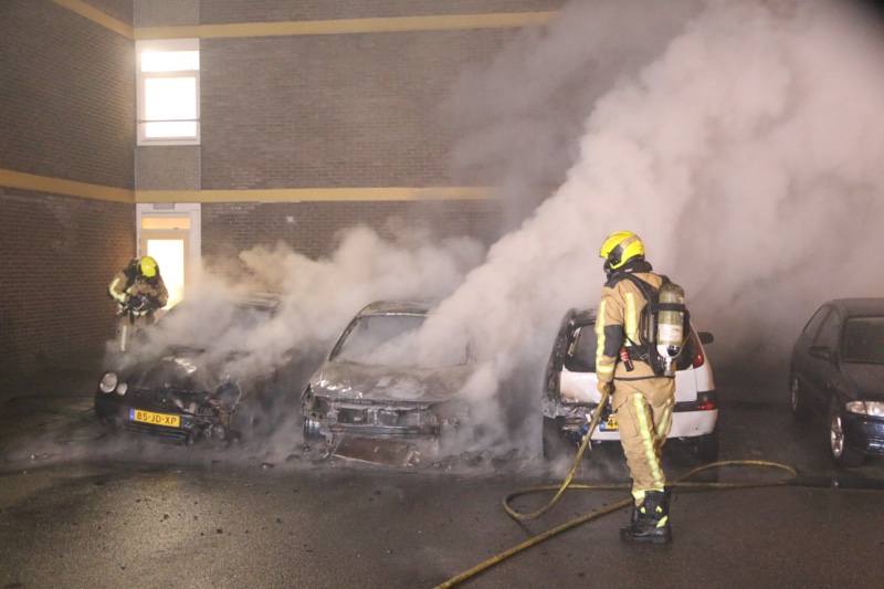 Drie voertuigen in brand Haagsebos Zoetermeer