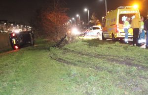 Voertuig raakt van de weg Olof Palmelaan Zoetermeer