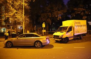 Gewonde bij aanrijding tussen bakwagen en auto Huis te Landelaan Rijswijk