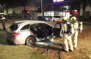 Geparkeerde auto in brand gestoken IJzerwerf Den Haag