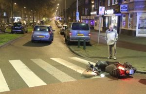 Brommerrijder gewond na aanrijding Soestdijkseplein Den Haag