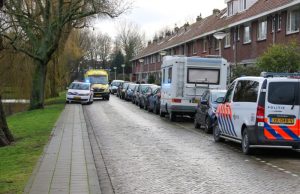 Traumahelikopter inzet voor medische noodsituatie Surinamesingel Vlaardingen