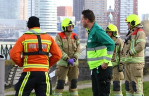 Massale inzet voor persoon te water Dokhavenpark Rotterdam