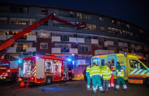 Tientallen bewoners geevacueerd na grote brand Grote Beer Rotterdam