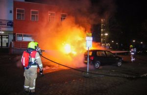 Geparkeerde auto uitgebrand Dr. Schaepmansingel Schiedam