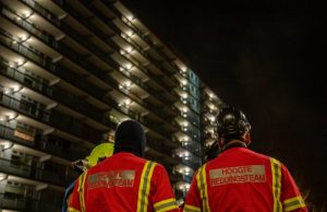 Zonnepanelen dreigen van flat te vallen Vijverlaan Krimpen aan den IJssel