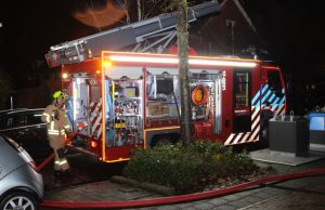 Schuurbrand zorgt voor flinke rookontwikkeling Sportlaan Vlaardingen
