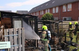 Forse brand in schuur Burg. van Reesstraat Maassluis