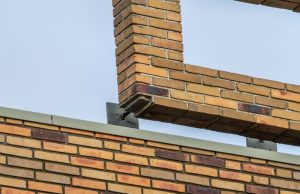 Letter verliest steen Van Hogendorplaan Vlaardingen