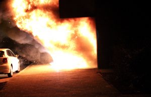 Flinke schade bij voertuigbrand Arthur van Schendelplein Delft