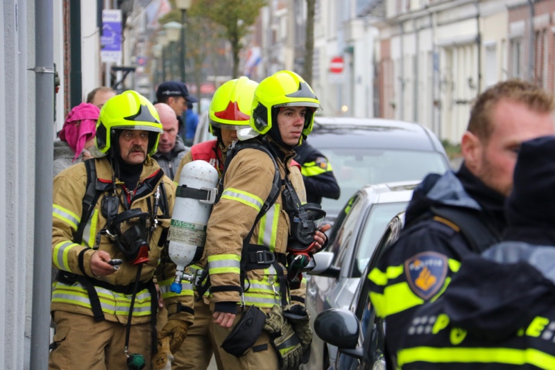 NU ONLINE: Man gewond bij keukenbrand Eendrachtstraat Vlaardingen.