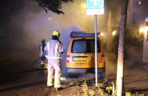 Busje in brand gestoken Albert Schweitzerlaan Den Haag