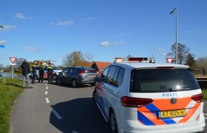 Flinke schade bij ongeval tussen twee voertuigen Molenweg Maasland