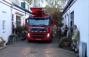 Vonken uit schoorsteen Dwarssteeg Vlaardingen