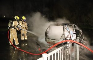 Auto total-loss door voertuigbrand Tiendweg Schipluiden