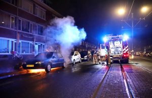 Geparkeerde auto gaat in vlammen op De Genestetlaan Den Haag