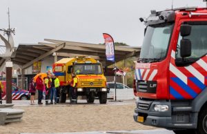 Grote zoekactie naar zwemmer in de zee Zeekant Hoek van Holland