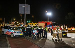 Voetganger onderweg naar wedstrijd Feyenoord zwaargewond na aanrijding Coen Moulijnweg Rotterdam