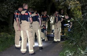 Hulpdiensten redden man uit sloot Sinjeur Semeynsweg Den Haag