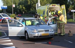 Bestuurder bekneld in auto na aanrijding Vrijenbanselaan Rijswijk