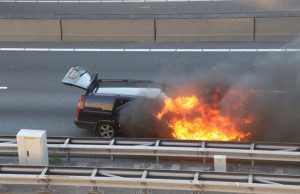 Auto in brand op de A4 Beneluxtunnel Schiedam