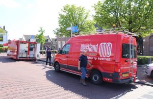 Brandweer enige tijd opzoek naar stank/vreemde lucht Honselersdijk