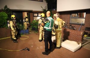Bewoners blussen beginnende brand in woning Nicolaas Penninghof Den Haag