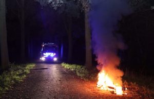 Gestripte scooter in brand Zwaluwenlaan Vlaardingen