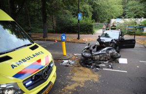 Gewonden bij flinke aanrijding Huis te Landelaan Rijswijk