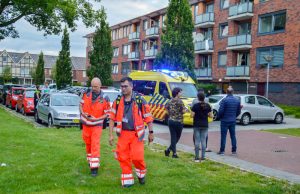Traumahelikopter assisteert bij medische hulpverlening Cornelis Boosterstraat Maassluis