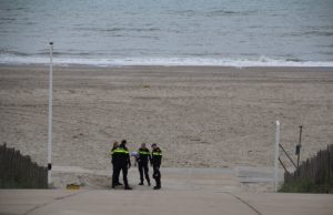 Zwaar onderkoelde vrouw uit zee gehaald Molenslag Monster