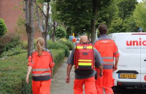 Man met brandwonden naar ziekenhuis na onkruid verwijderen Piet Heinstraat De Lier