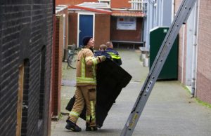 Problemen door los gewaaide dakbedekking Oosthavenkade Vlaardingen