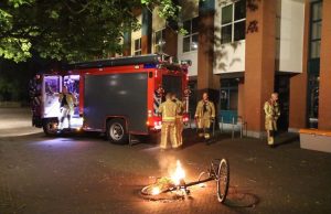 Brandweer druk met brandstichtingen Slachthuisplein Den Haag