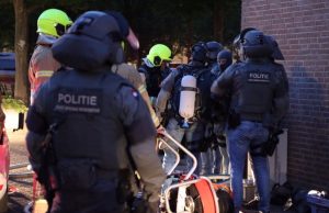 Verwarde man zet woning vol gas Slangenburgplein Rotterdam