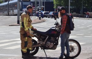 Voertuigbrand blijkt oververhitte motor Lijnbaan Den Haag