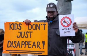 Demonstratie tegen heroprichting ‘pedopartij’ PNVD in Scheveningen