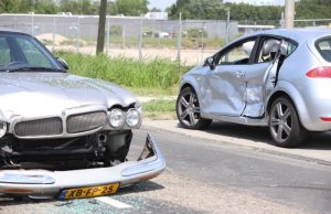 Lichtgewonden na plotselinge keeractie Huismansingel Delft