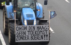 Chaos op A20 en A4 door tractoren richting Den Haag Kethelplein Schiedam / Vlaardingen