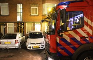 Drie bewoners naar ziekenhuis door koolmonoxide Linnaeusstraat Den Haag