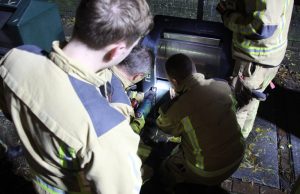 Brandweer zaagt container open na dierengeluiden Mesdag Monster