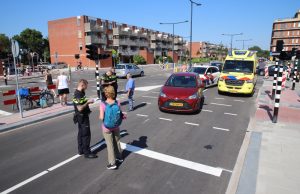 Lichtgewonde bij aanrijding tussen fietser en auto Reinier de Graafweg Delft
