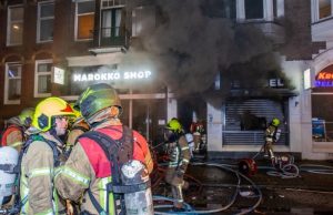 Uit raam gesprongen bij Zeer Grote Brand in snackbar Schiedamseweg Rotterdam