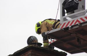 Brandweer grijpt snel in bij schoorsteenbrand Kempenaerstraat Delft