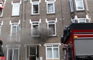 Veel rook bij kelderbrand Heusdestraat Rotterdam